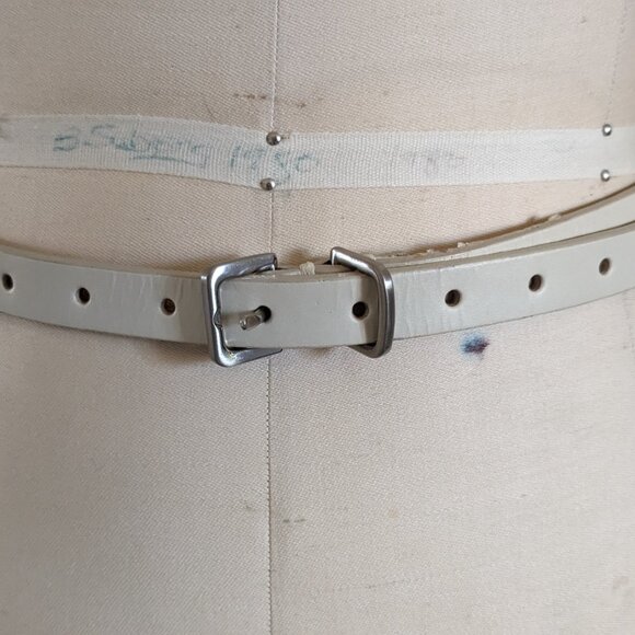 Italian Leather Off White Skinny Belt OS - Picture 8 of 8